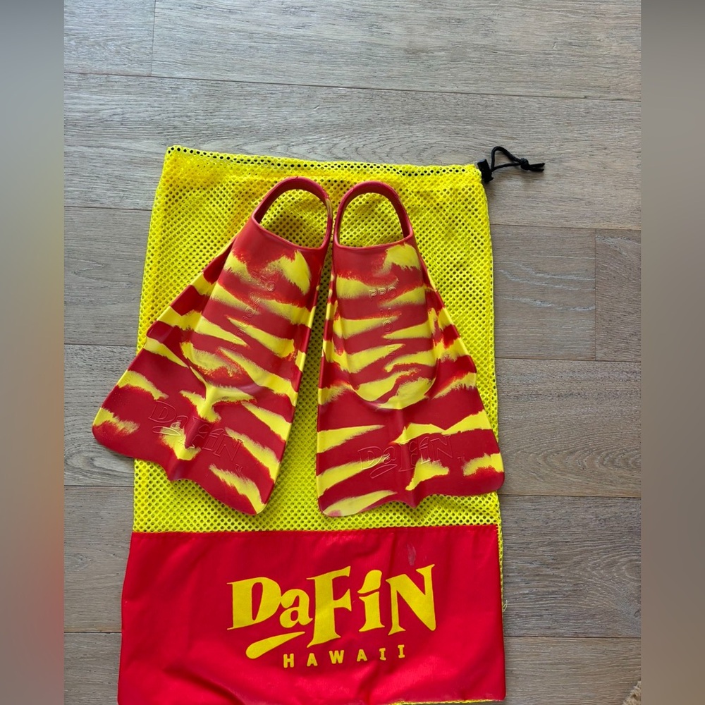 Dafin Pro Sport Fins- Size Small 5/6